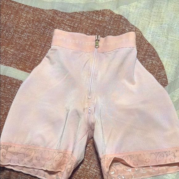 Pink Compression Shapewear Set for Intimates - Picture 5 of 5